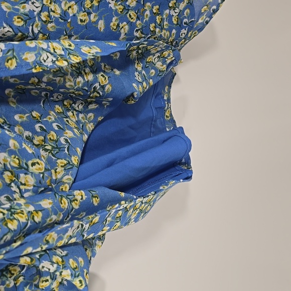 {ASTR The Label} Vivian Dress in Blue Floral - Size Medium - Picture 10 of 17